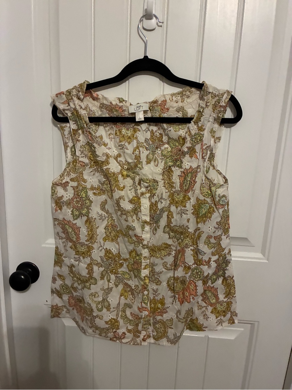 Ann Taylor Sleeveless Paisley Blouse in White with Green and Rust